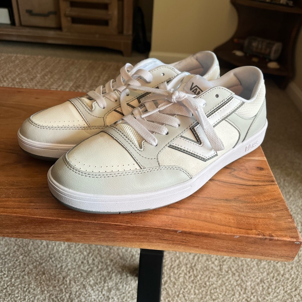 Lowland ComfyCush Shoe - New Varsity Gray - Size M 10.5 US